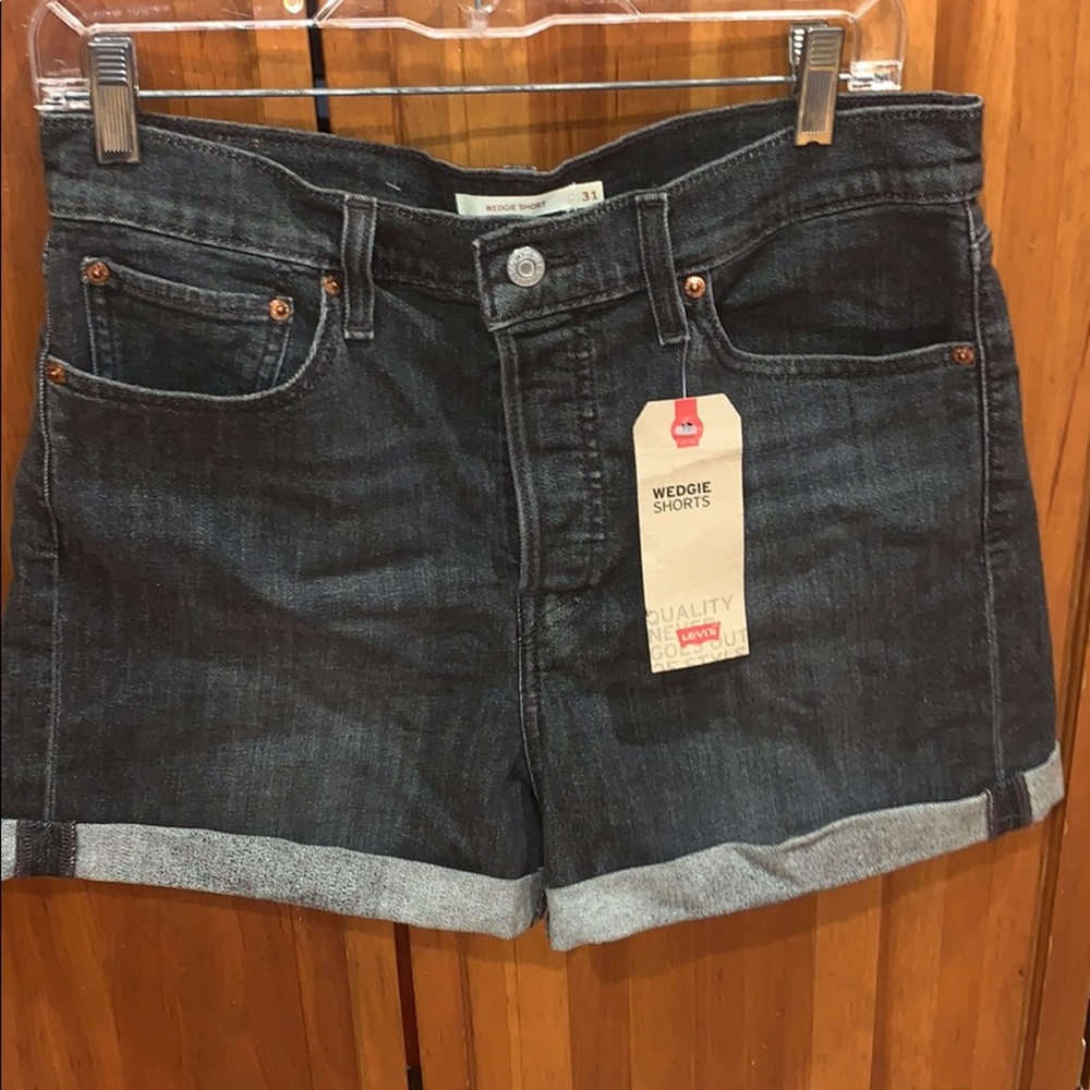 High rise Levi shorts